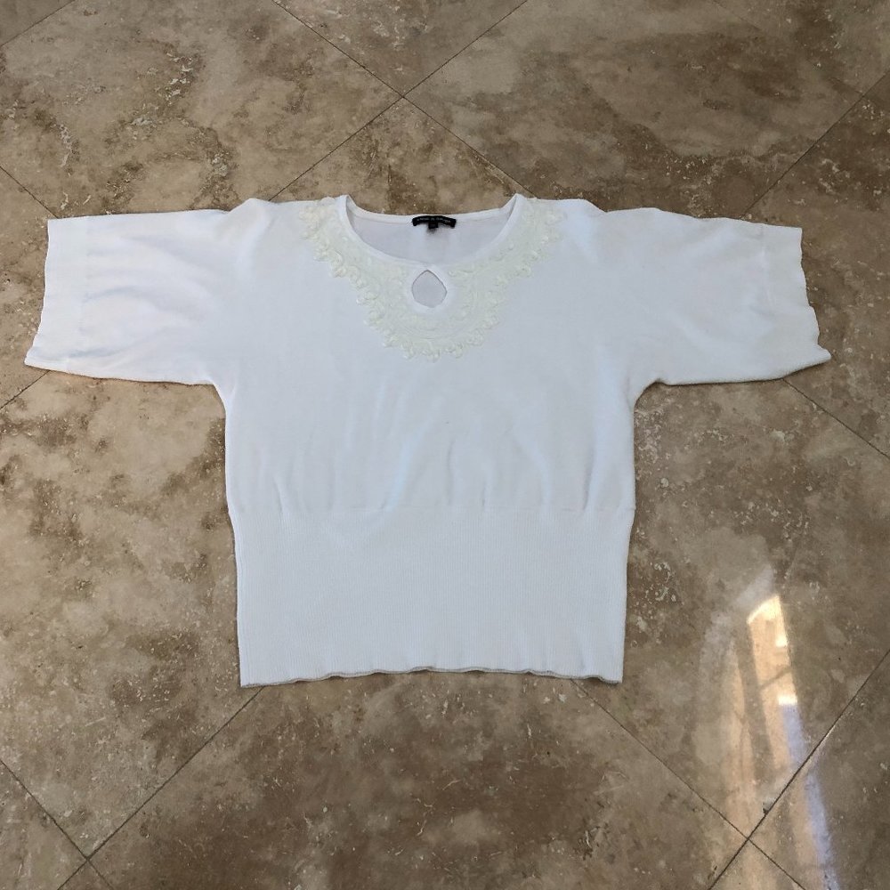Cable & Gauge White Embellished Top Priced Too Low For A Discount